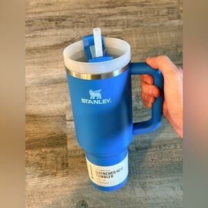 The Quencher H2.0 Flowstate™ Tumbler 40oz in Azure